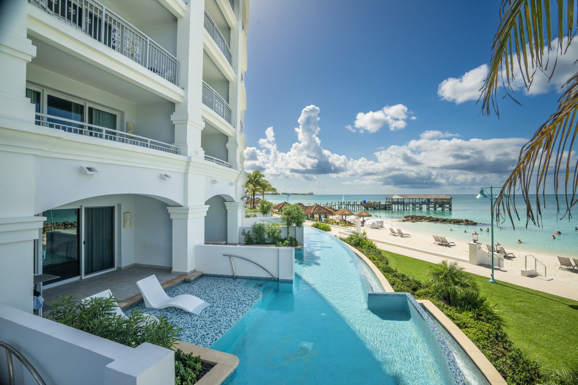 sandals-royal-bahamian-swim-up-room--1--3