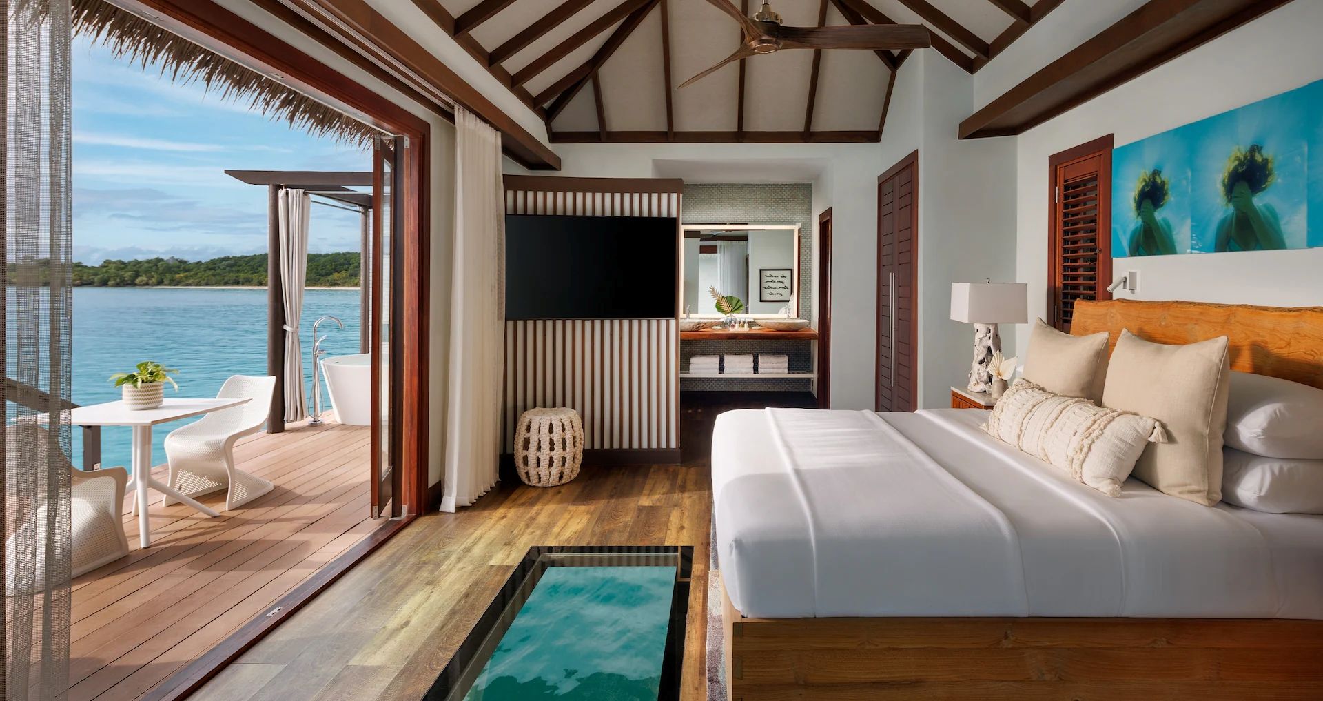 sandals-grande-saint-lucia-overwater-room-1