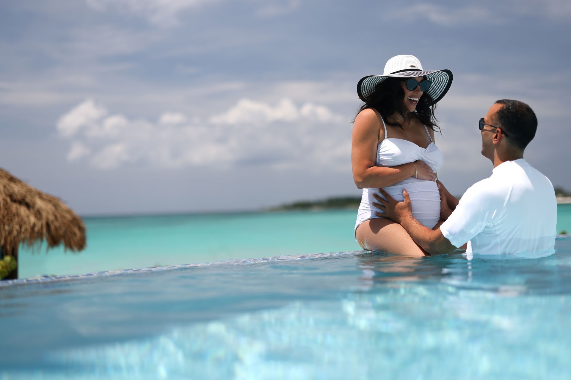 sandals_royal_bahamian_babymoon_pool_miranda_and_richard