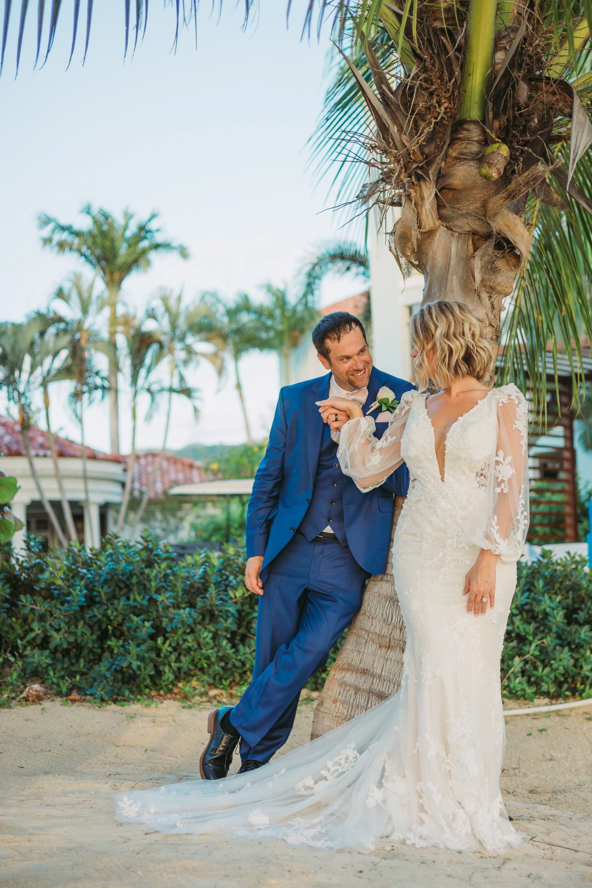 jesse-blake_on_palm_tree