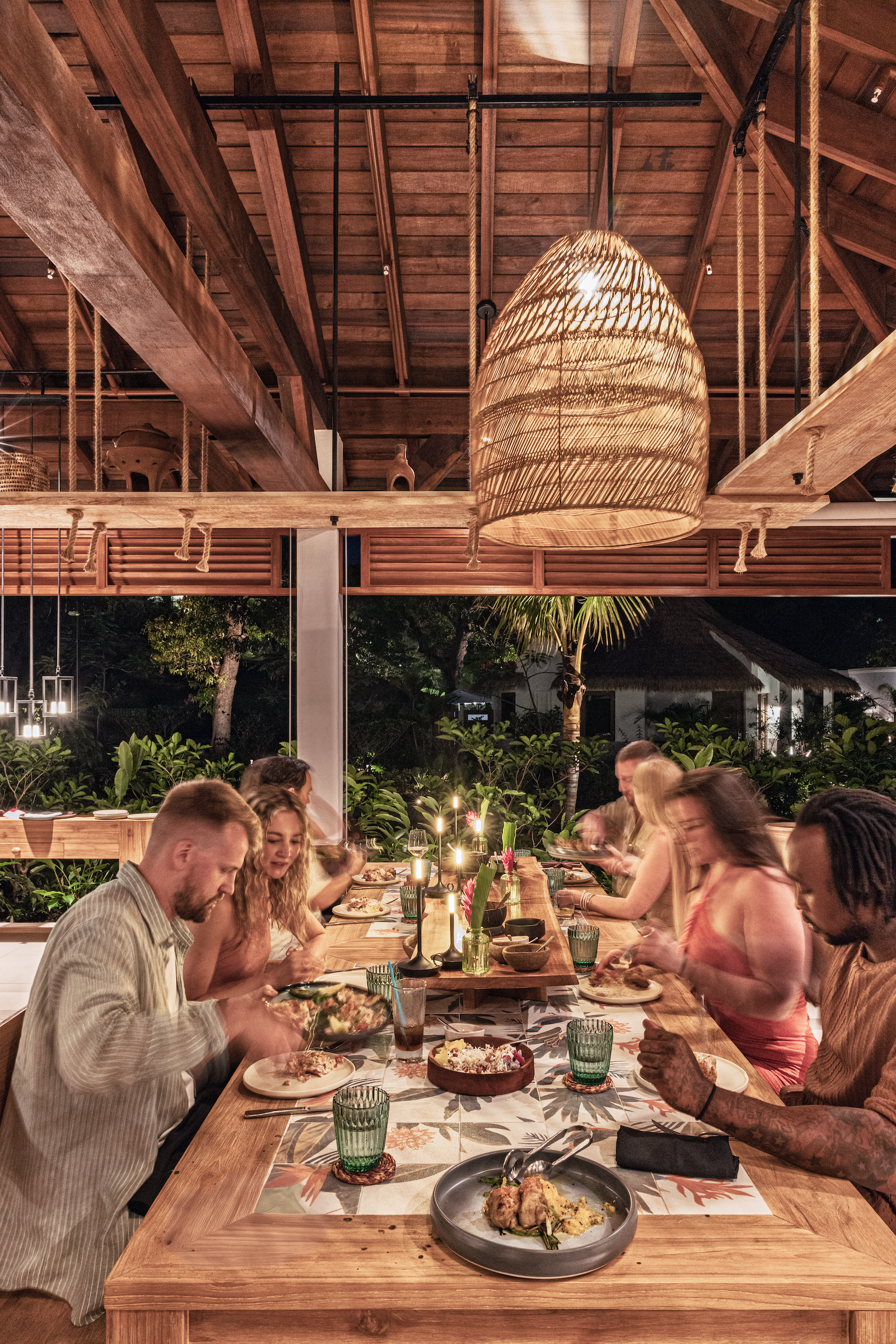 SLU-Food-Beverage-Buccan-Family-Style-Dining