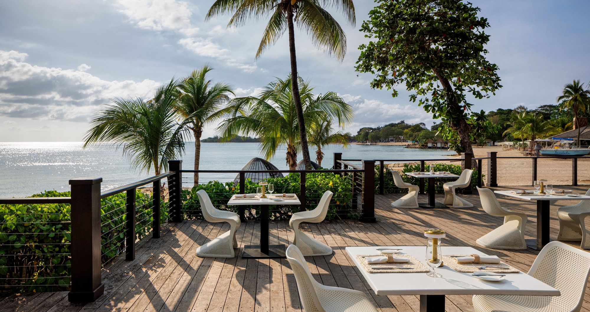 Web-Version-SNG-Restaurant-Bayside-Outside-Seating