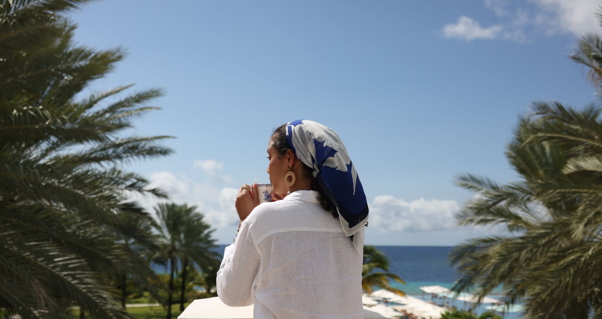 Web-Version-SCR-Lifestyle-Woman-Yellow-Bathing-Suit-3-1